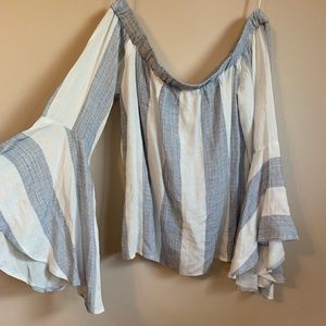 SEEK Off the shoulder Top